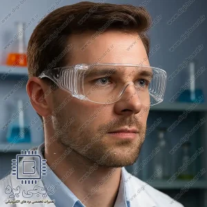 استفاده از عینک ایمنی در آزمایشگاه
